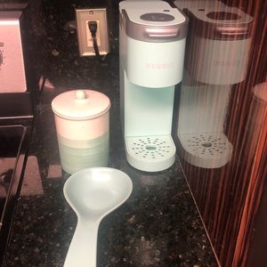 Barely used Keuring with kitchen accessories